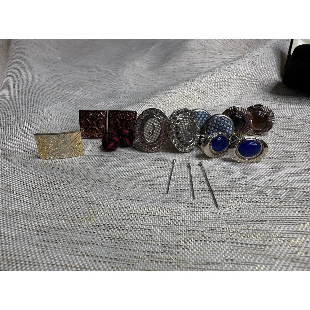 lot of cuff links